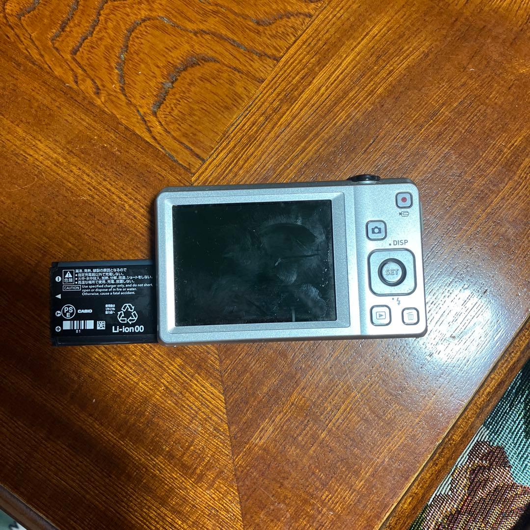 CASIO EXILIM 16.1メガピクセル デジタルカメラ