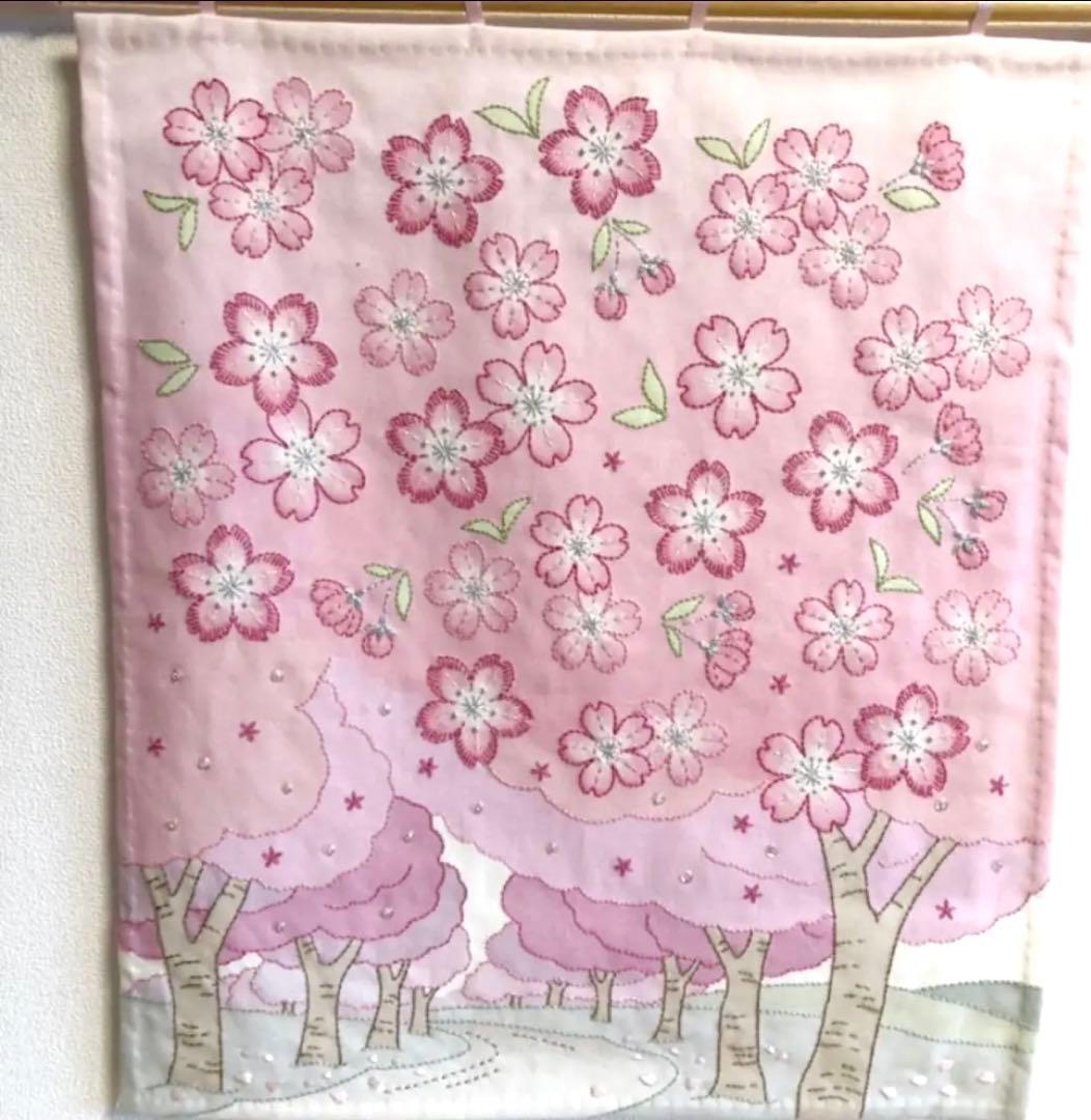 ホビーラホビーレ　刺繍　タペストリー