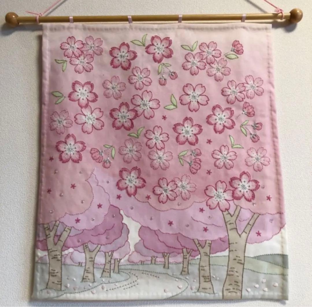 ホビーラホビーレ　刺繍　タペストリー