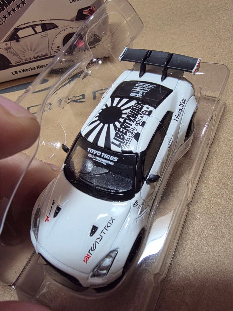 LIBERTYWALK LB★Works NissanGT-R ホワイト