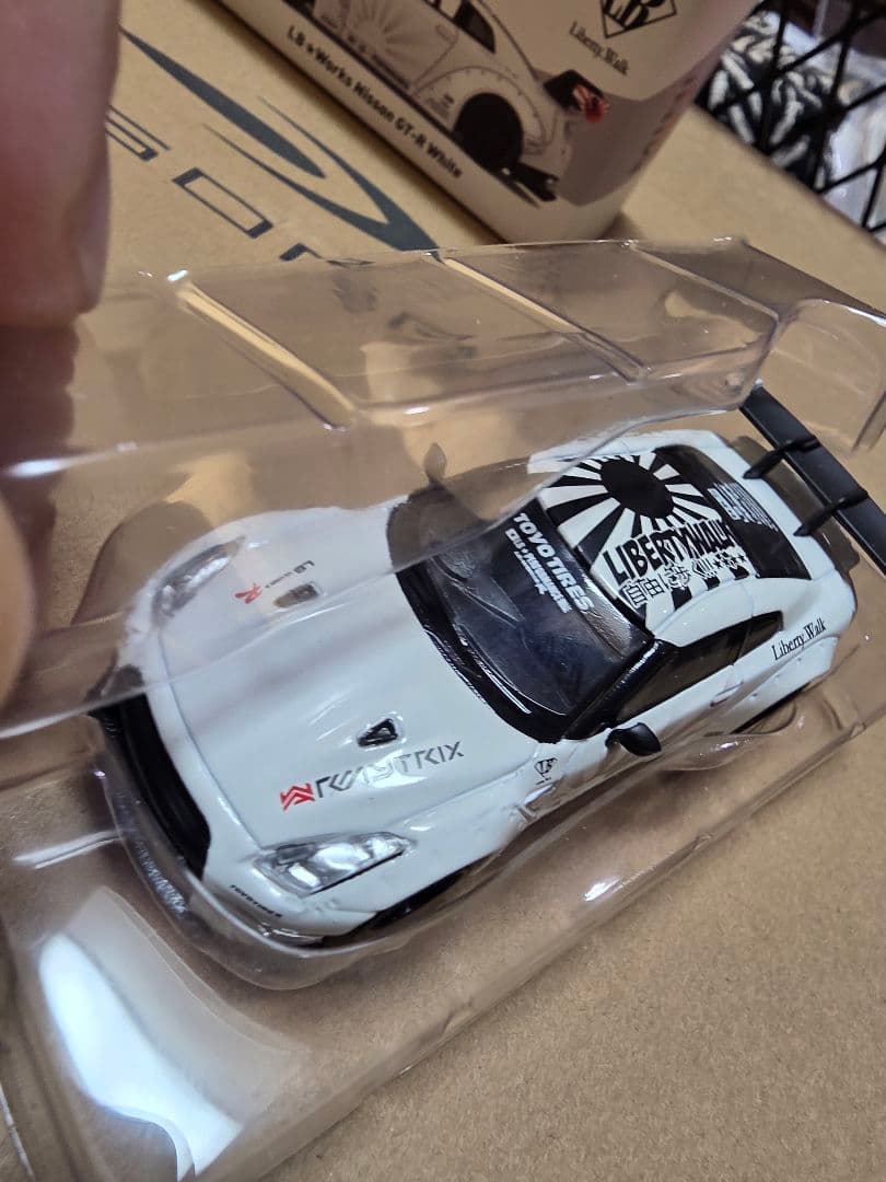 LIBERTYWALK LB★Works NissanGT-R ホワイト