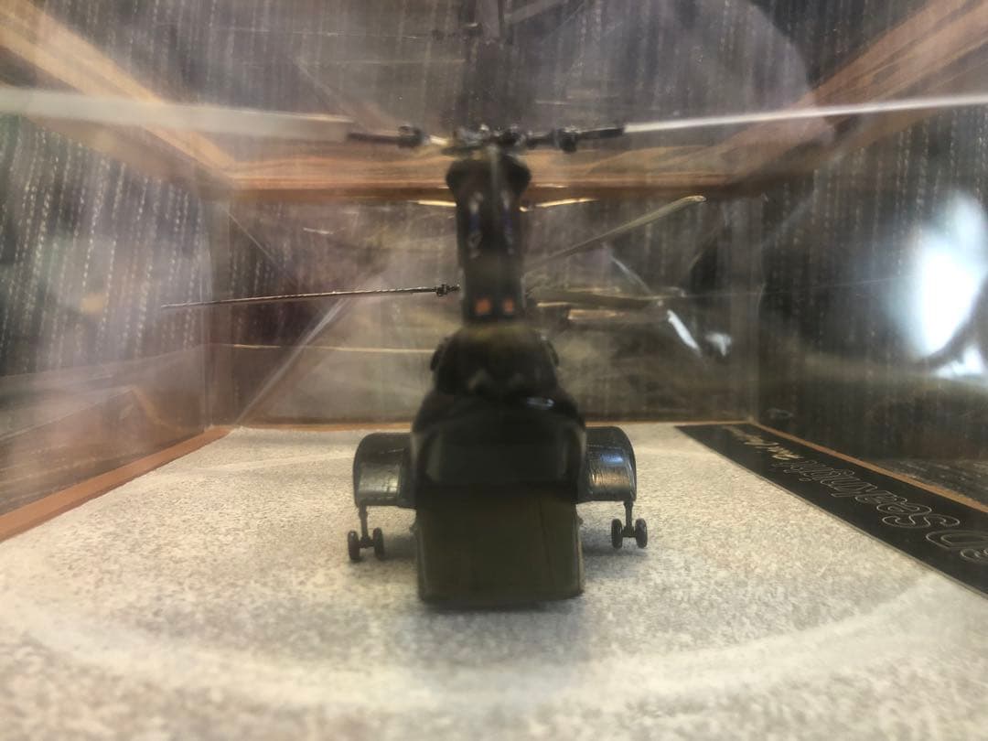 完成品　ジオラマ  1/72 BOEING CH-46D シーナイト