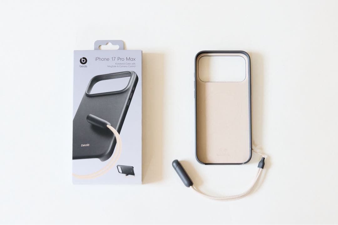 美品　Beats iPhone 17 ProMax KickstandCase