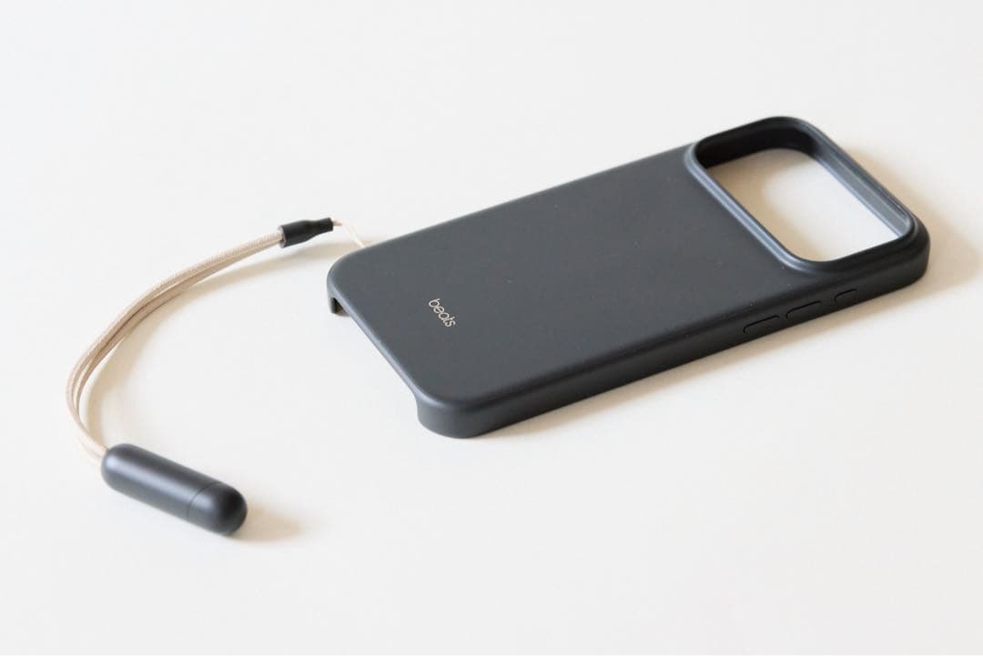 美品　Beats iPhone 17 ProMax KickstandCase