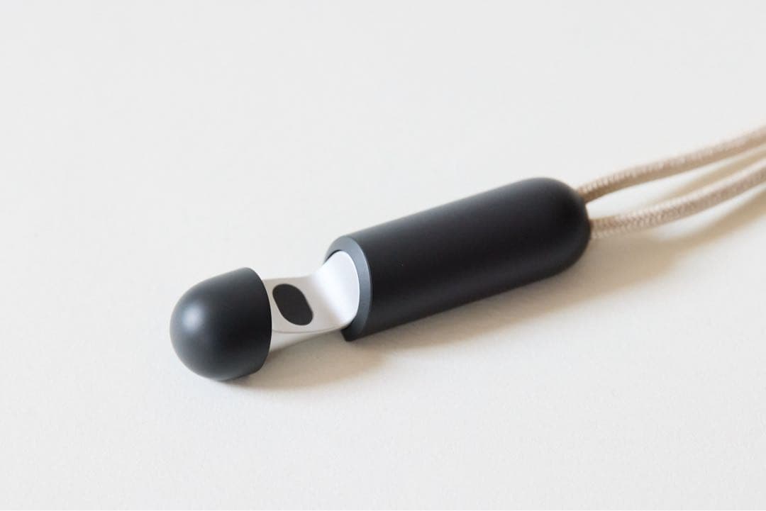 美品　Beats iPhone 17 ProMax KickstandCase