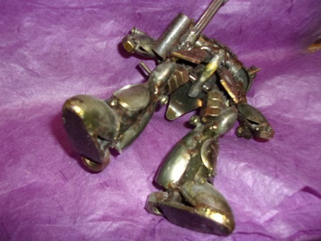 戦闘ロボット(ハンドメイド)「メタル製ロボットフィギュア 武器付」高さ21cm