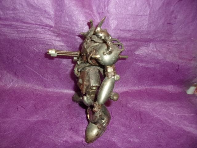 戦闘ロボット(ハンドメイド)「メタル製ロボットフィギュア 武器付」高さ21cm