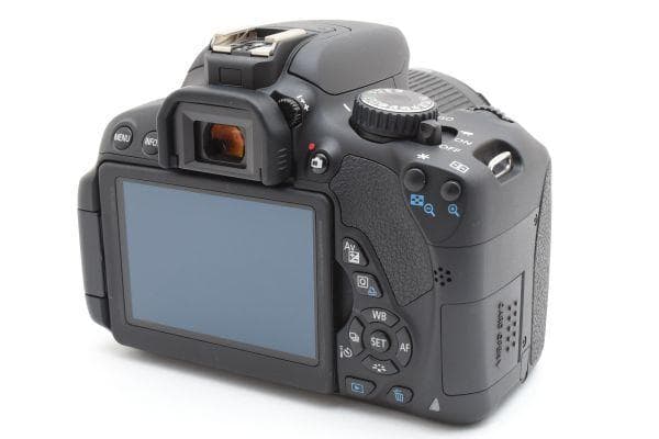 【ショット数822回】 Canon EOS Kiss X6i レンズキット