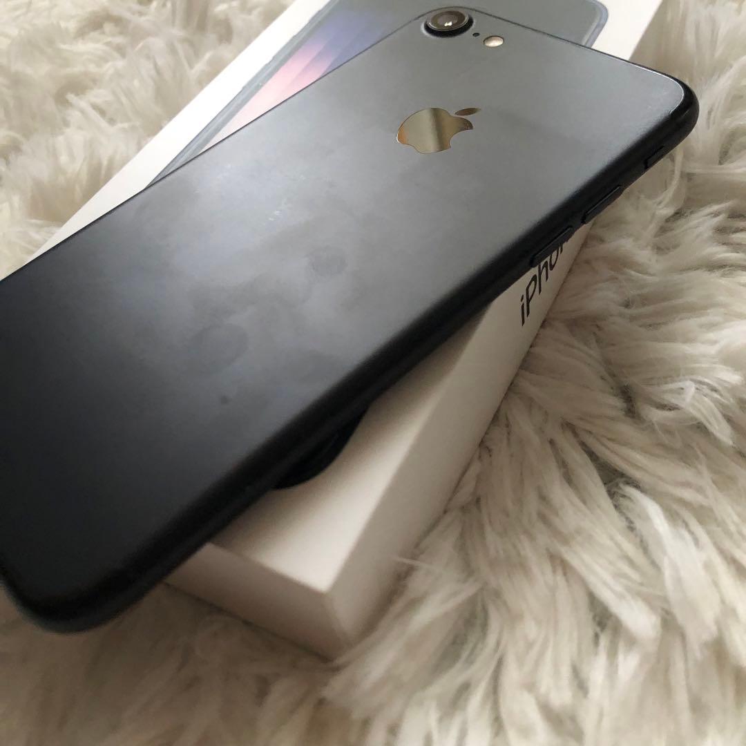 【すぐ発送】iPhone 7 32GB 【早い者勝ち】