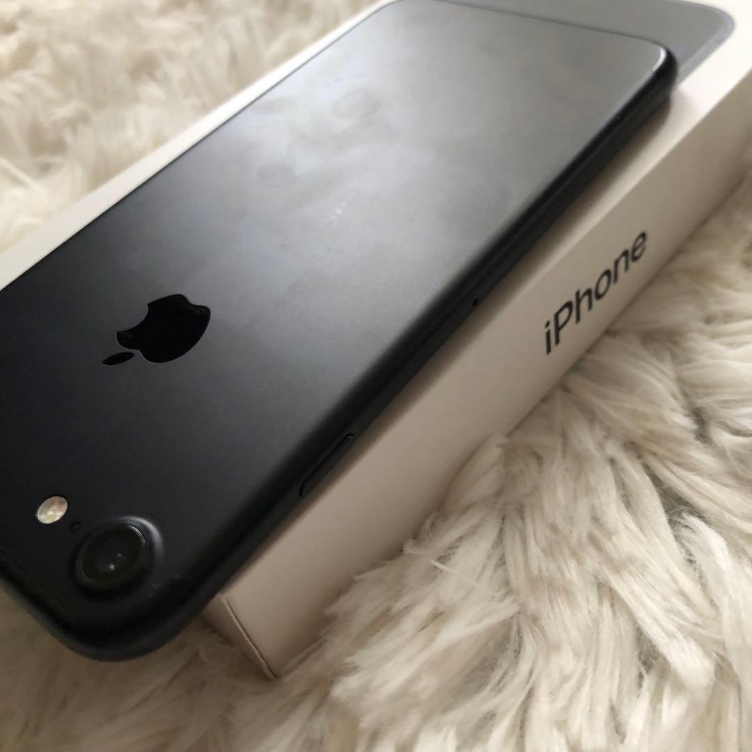 【すぐ発送】iPhone 7 32GB 【早い者勝ち】