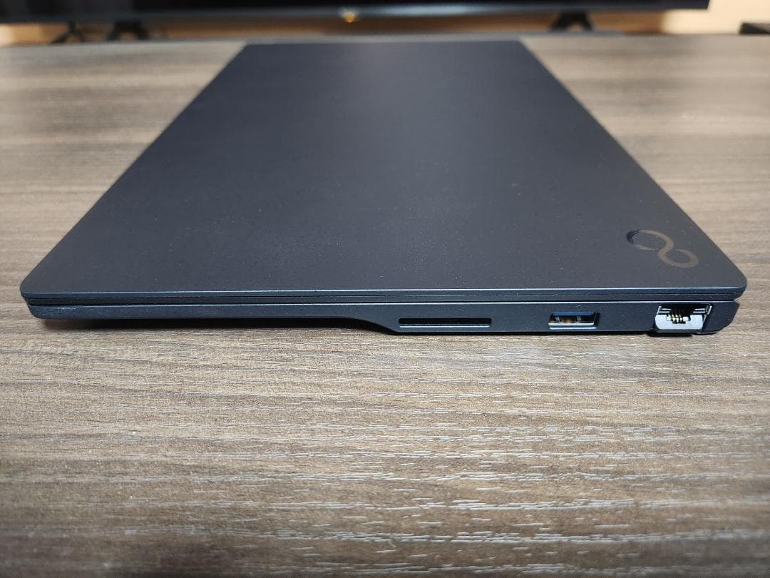 使用少美品 LIFEBOOK FMV Zero Core_i7 32GB 2TB