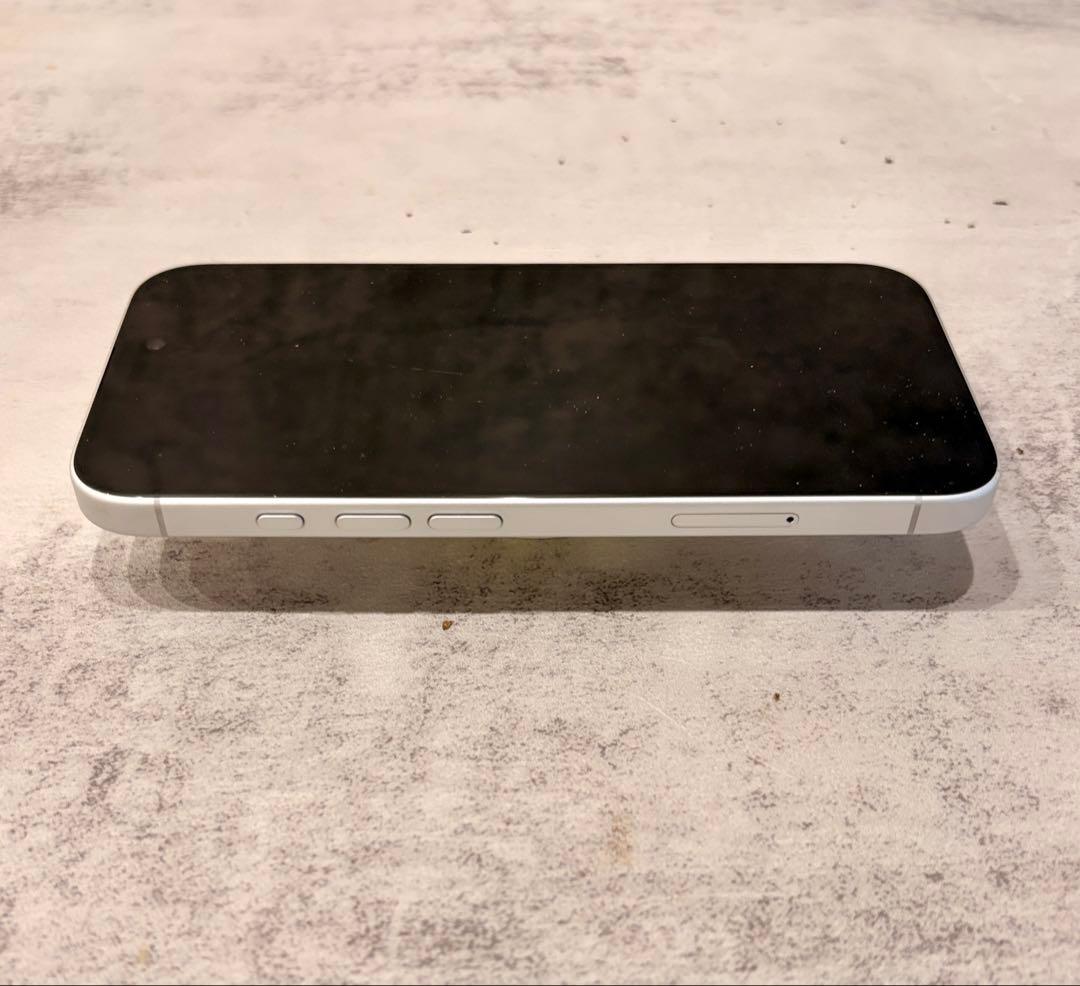 iPhone16 256GB ホワイト