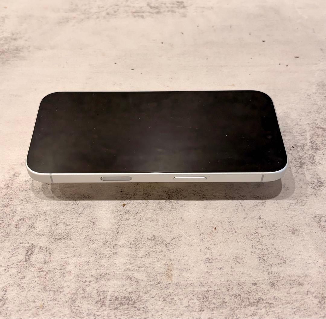 iPhone16 256GB ホワイト