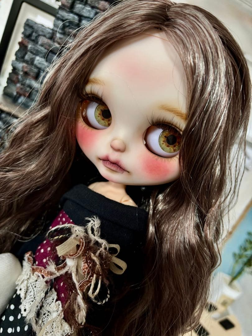 カスタムアイシードール　ネオサイズ　白肌　ブラウンウェーブセンター分け