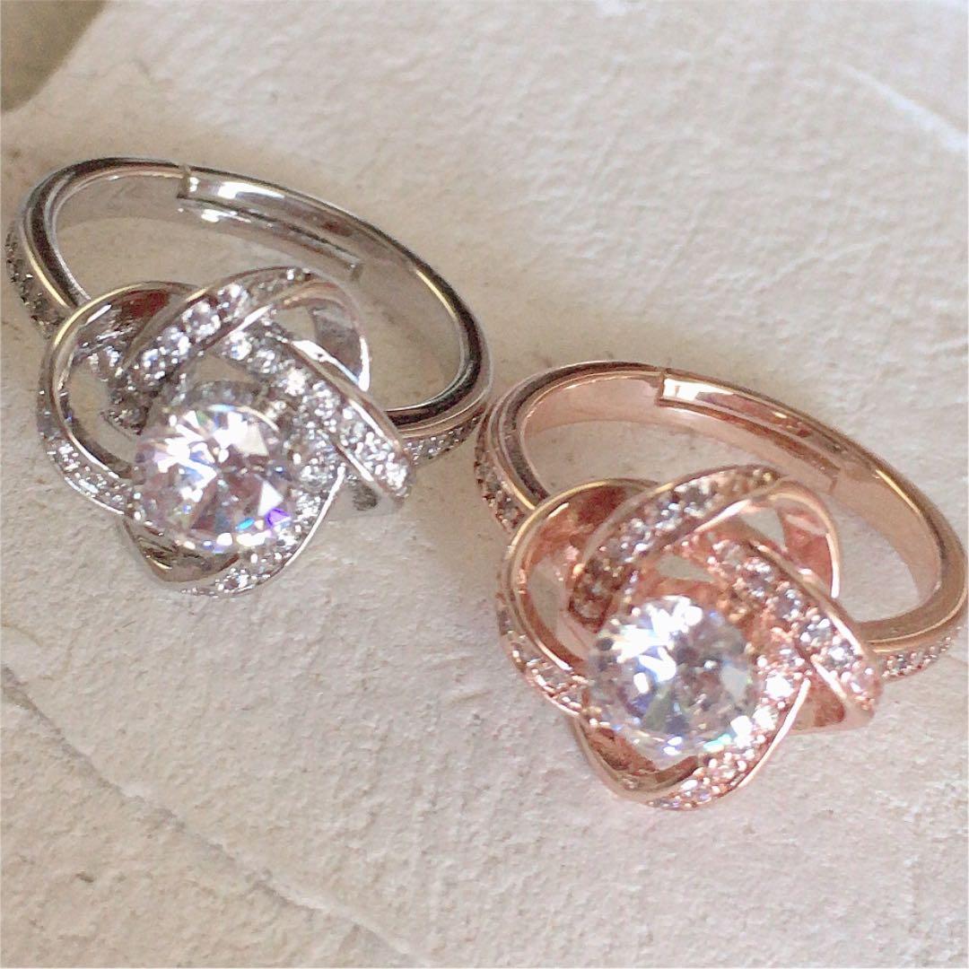 スワロフスキー 1カラットフラワー  18kgf ギフト用  ホワイトゴールド