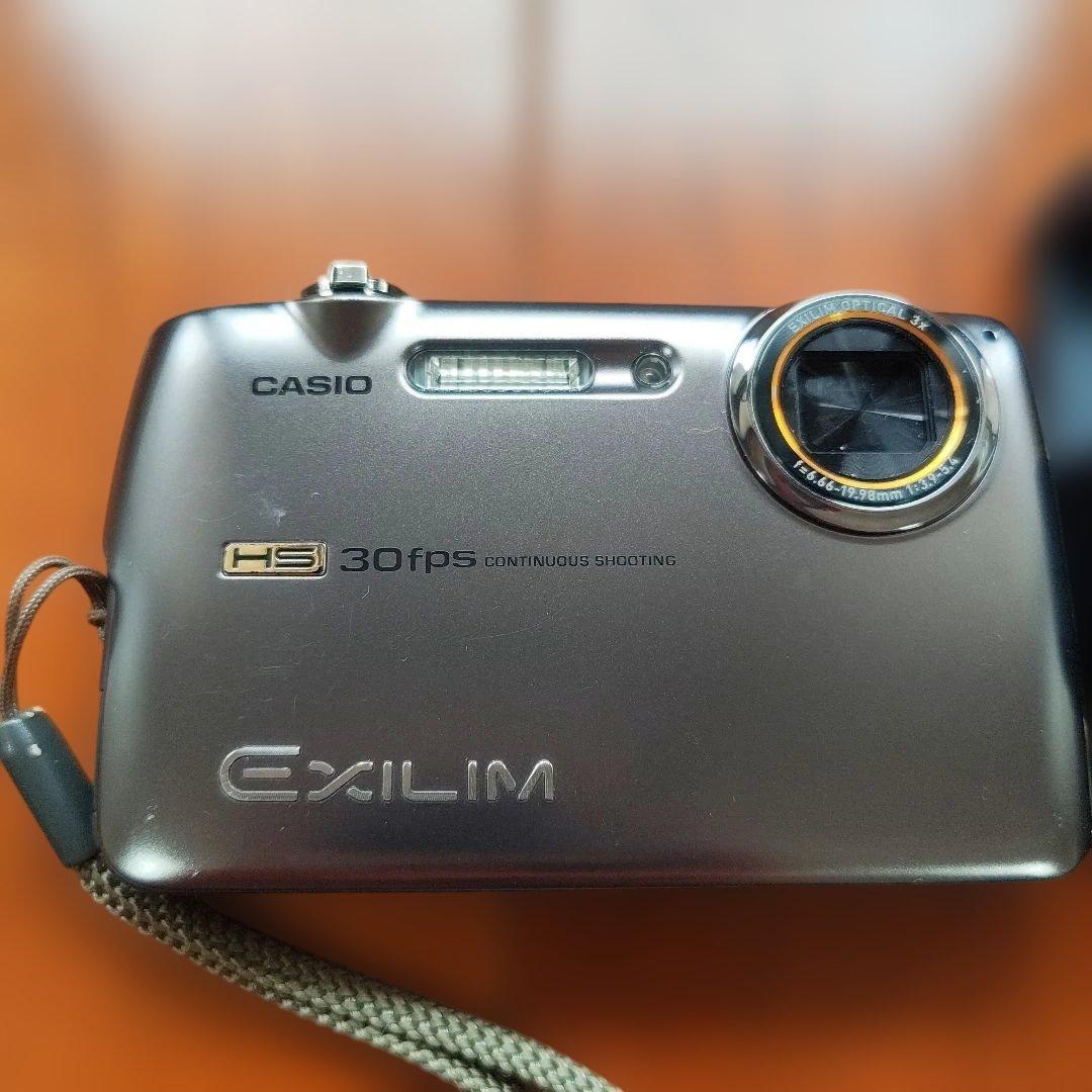 CASIO EXILIM コンパクトデジタルカメラ　EXILIM EX-FS10