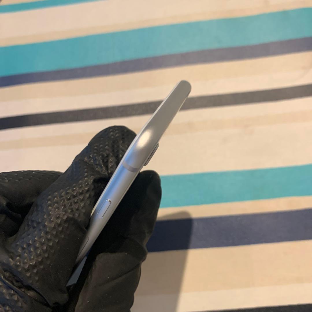 Apple iPhone 8 シルバー 本体　　美品256G SIMフリー