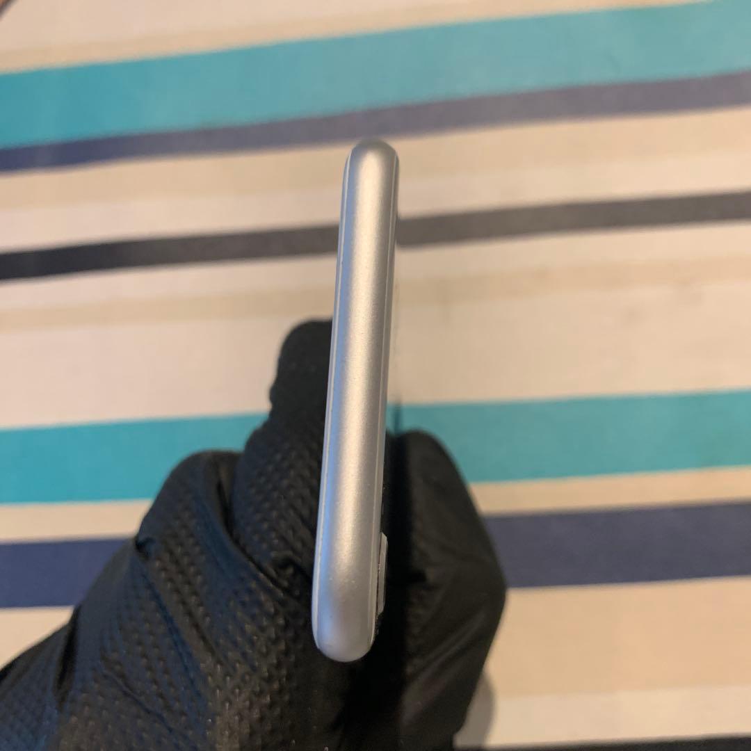 Apple iPhone 8 シルバー 本体　　美品256G SIMフリー