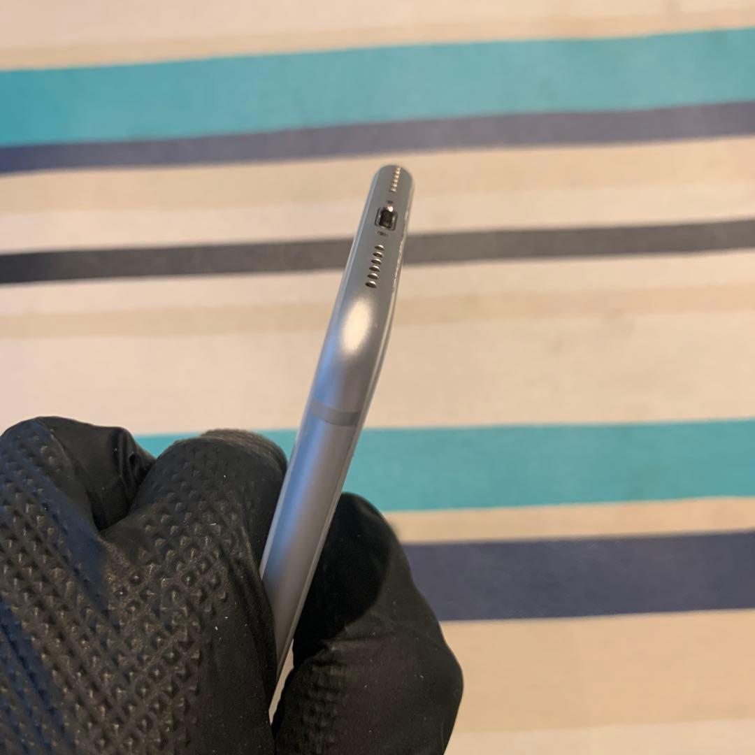 Apple iPhone 8 シルバー 本体　　美品256G SIMフリー