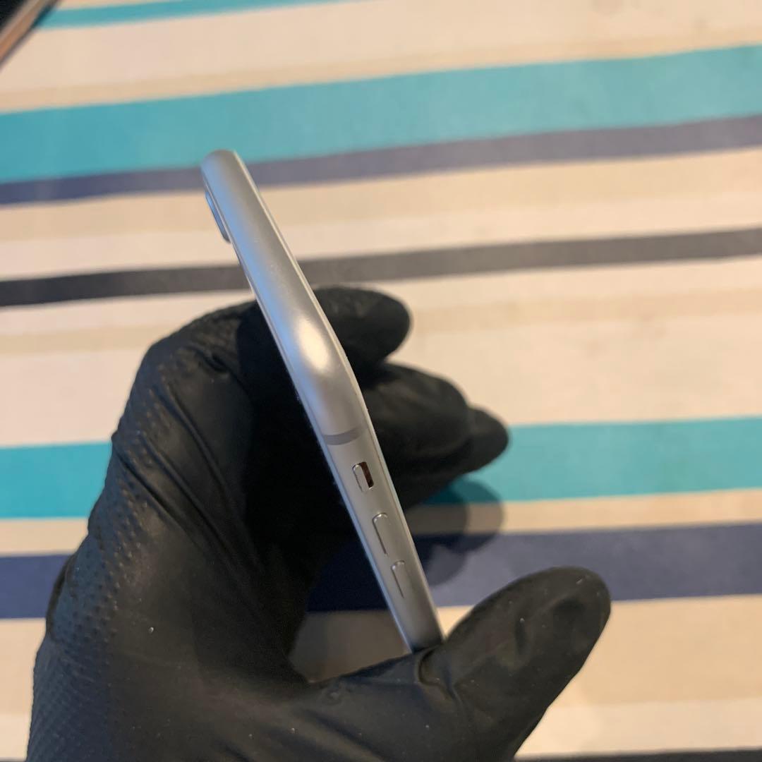 Apple iPhone 8 シルバー 本体　　美品256G SIMフリー