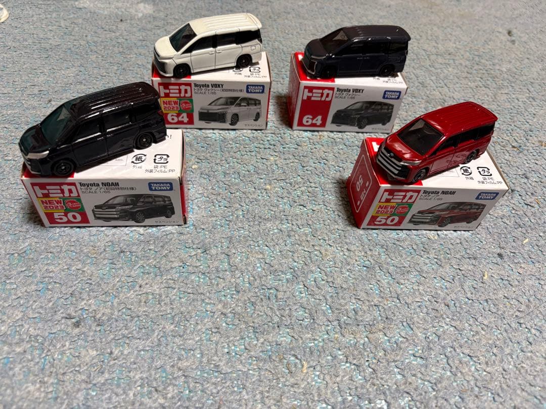 トヨタ ノア / ヴォクシー 90系 トミカ 初回特別仕様あり 美品