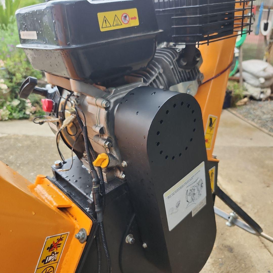 《引取限定》ハイガー ウッドチッパー エンジン式粉砕機