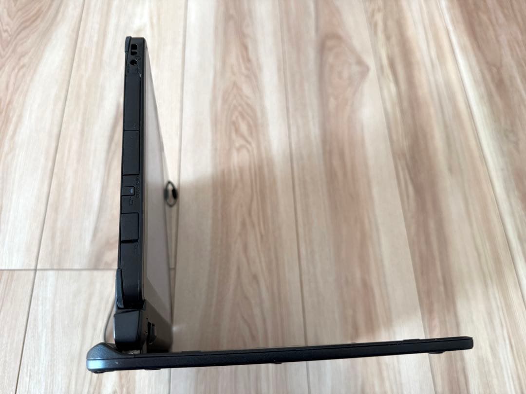 オフィス24付 Fujitsu 2-in-1 タブレット Atom/4/64GB