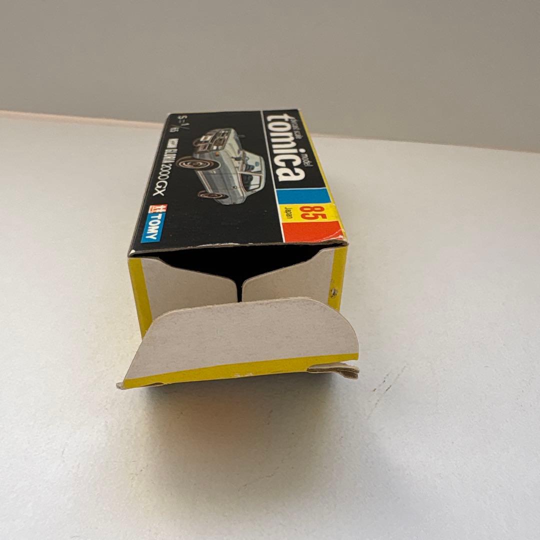 トミカ　ニッサン　グロリア2000GX 黒箱