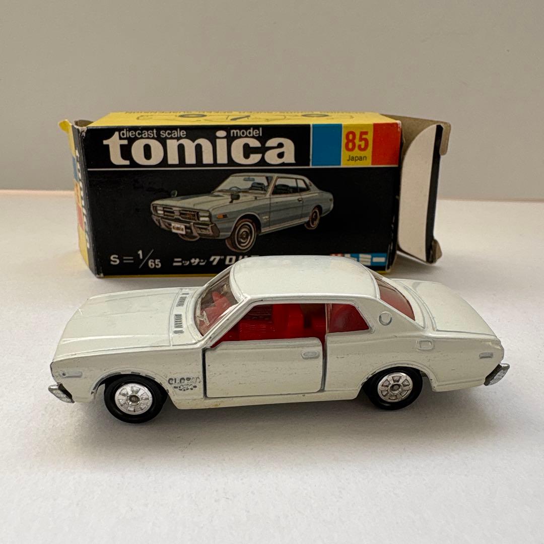トミカ　ニッサン　グロリア2000GX 黒箱
