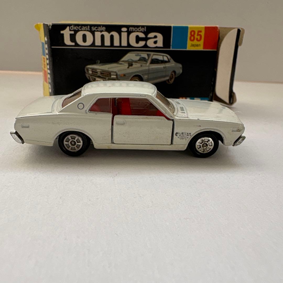 トミカ　ニッサン　グロリア2000GX 黒箱