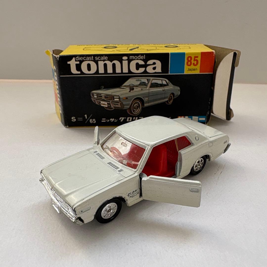 トミカ　ニッサン　グロリア2000GX 黒箱