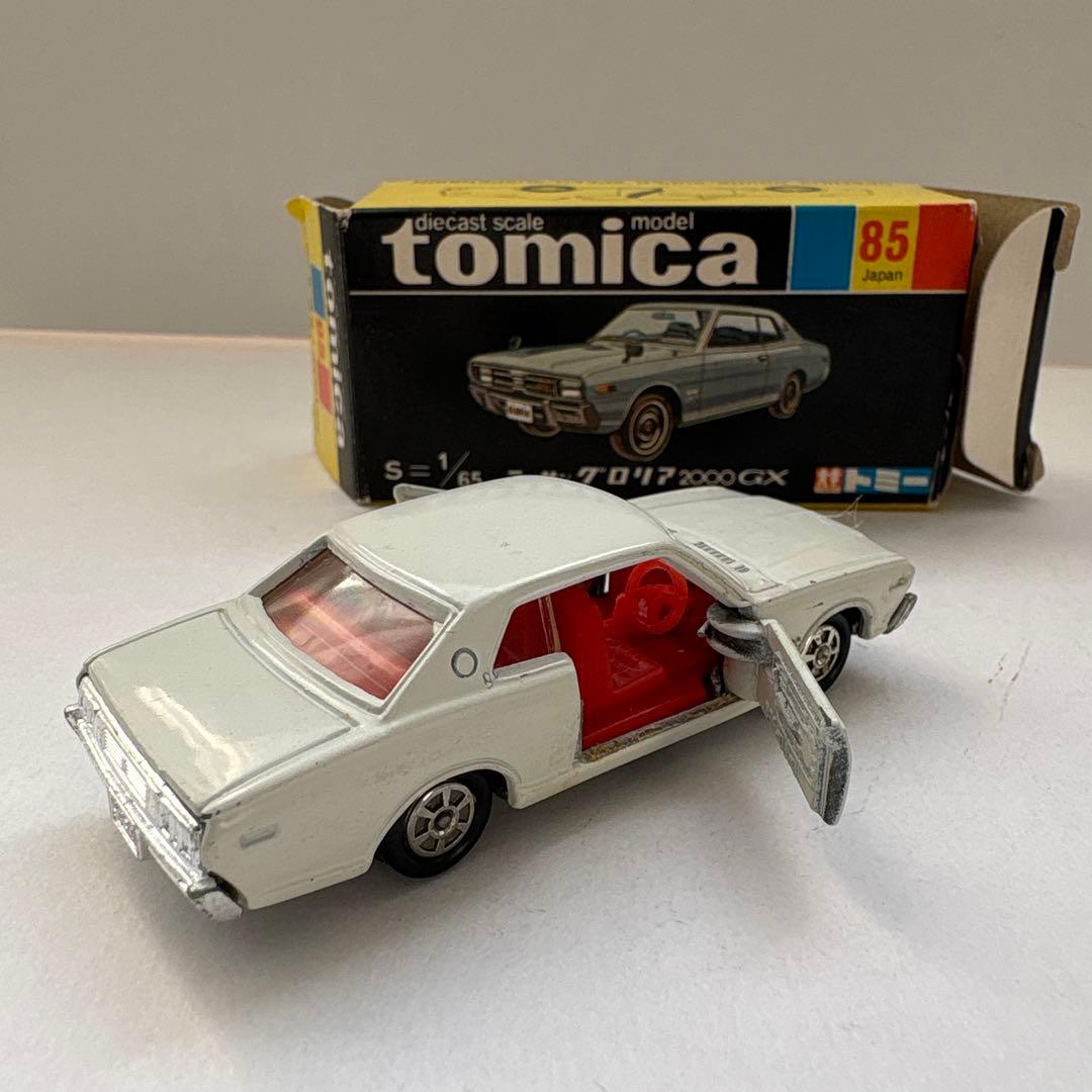 トミカ　ニッサン　グロリア2000GX 黒箱
