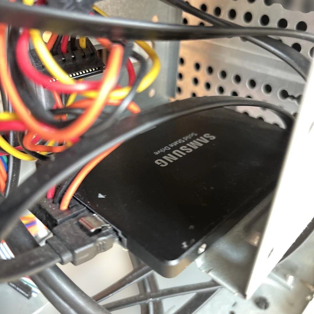 Core3-10100,DDR4-8GB,SSD500GB,BD-RE,おまけ有