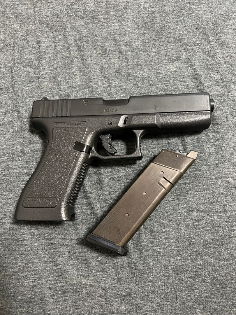 大特価価格！絶版品 コクサイ G17 ガスガン