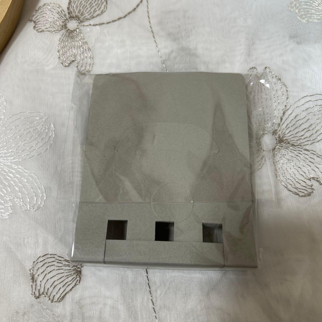 バーミキュラ　鍋敷き20cm用ホワイトハードメープル。ピンク　箸置き付