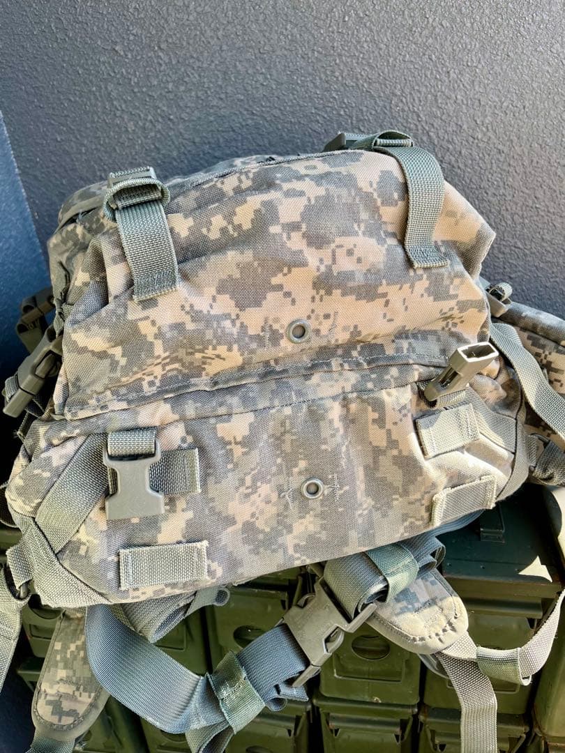 米軍放出品MOLLE2アサルトパック リュック バックパック ショベルポーチ付き