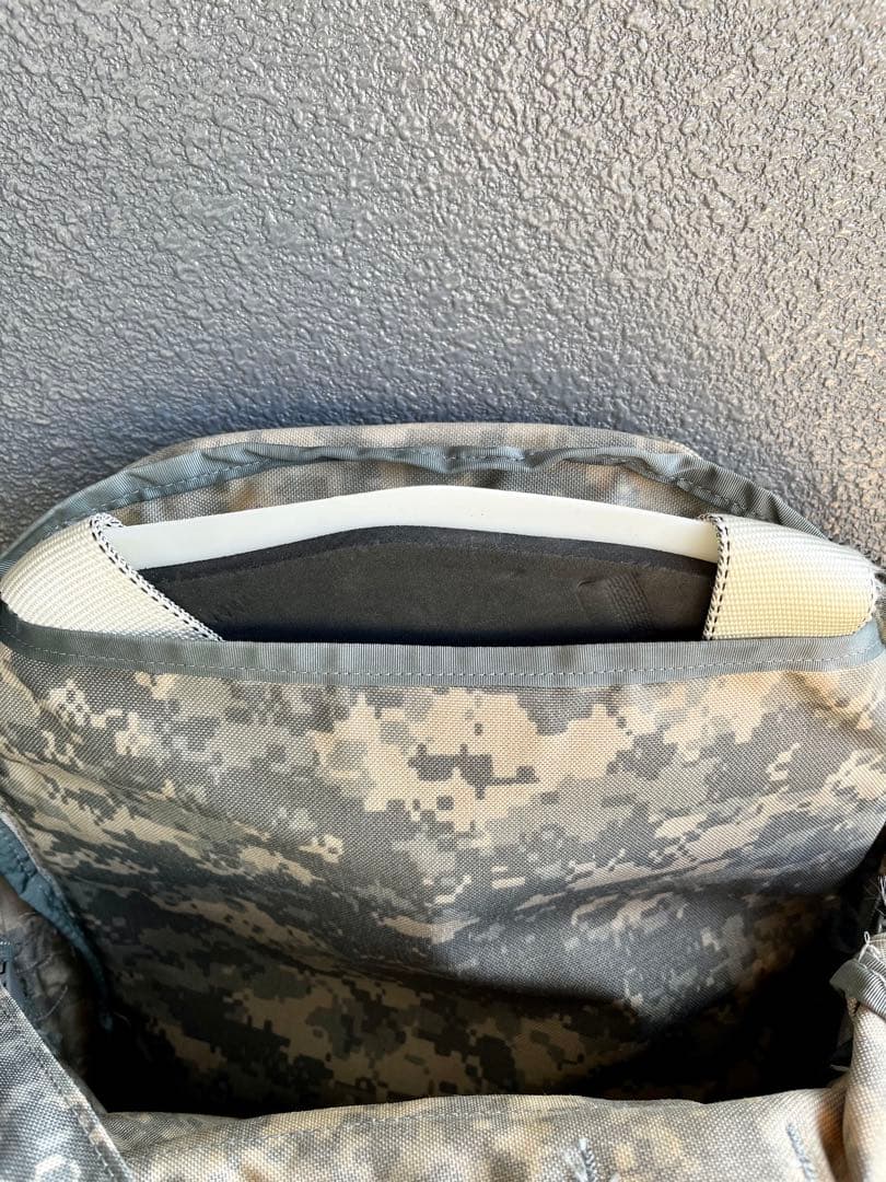 米軍放出品MOLLE2アサルトパック リュック バックパック ショベルポーチ付き