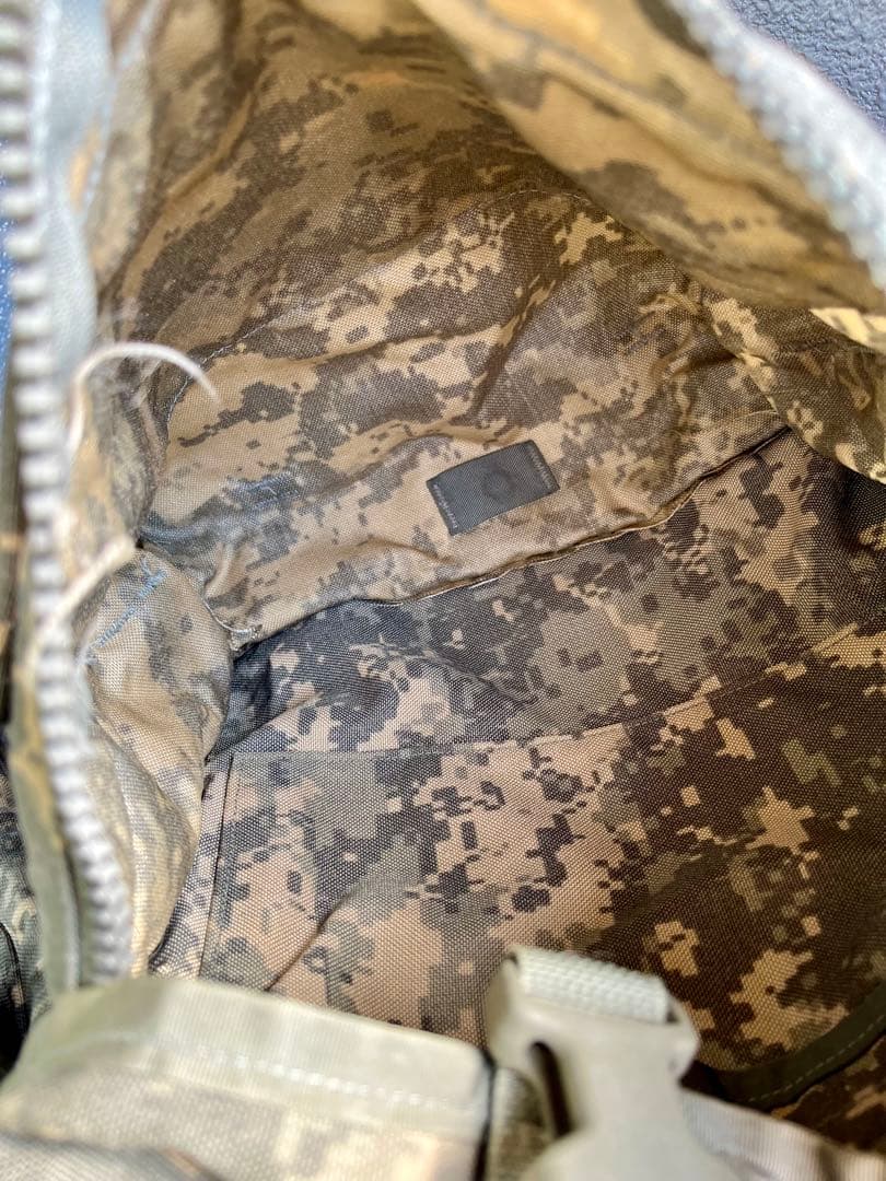 米軍放出品MOLLE2アサルトパック リュック バックパック ショベルポーチ付き