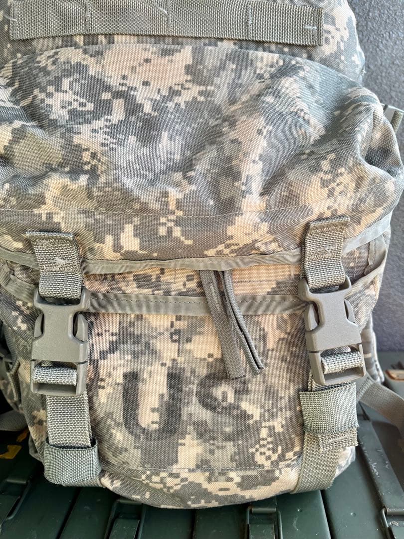 米軍放出品MOLLE2アサルトパック リュック バックパック ショベルポーチ付き