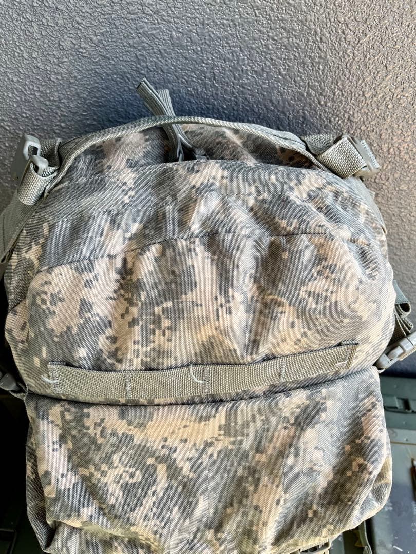 米軍放出品MOLLE2アサルトパック リュック バックパック ショベルポーチ付き