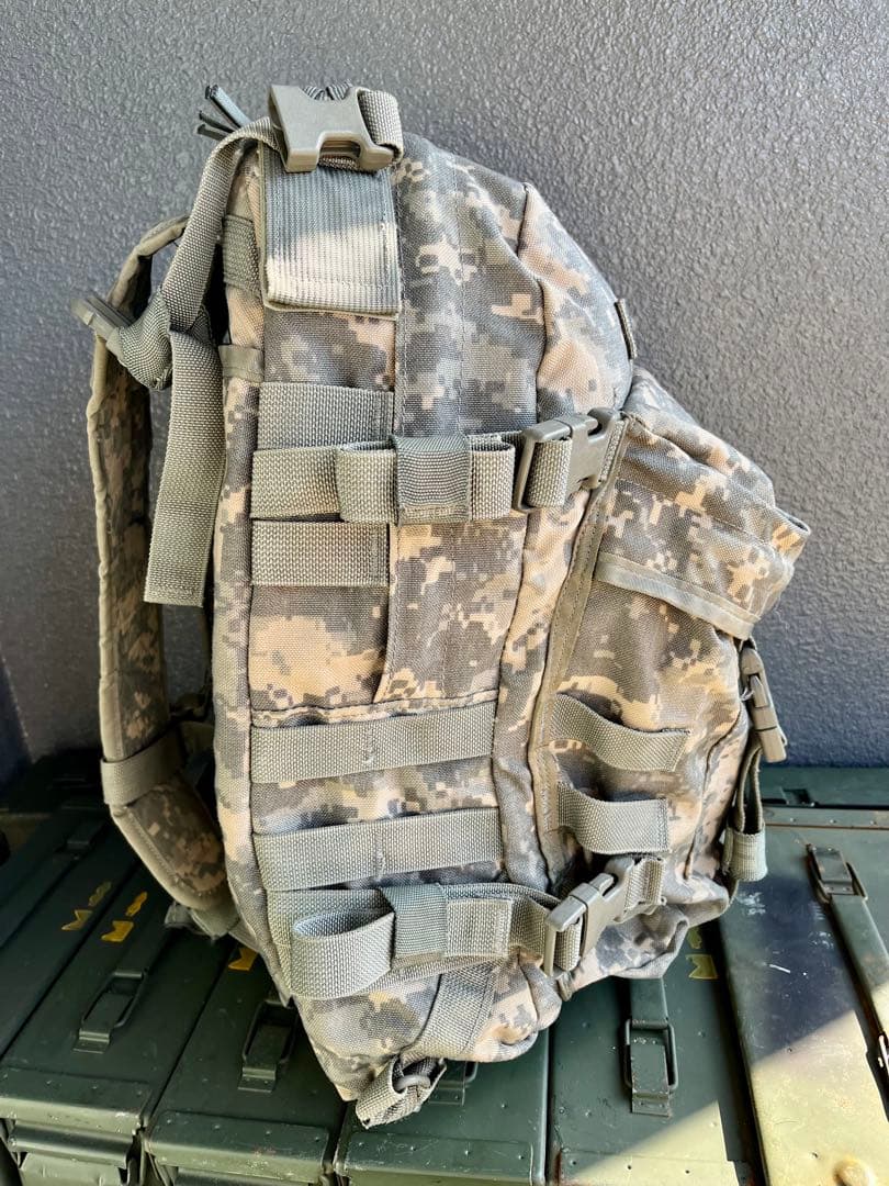 米軍放出品MOLLE2アサルトパック リュック バックパック ショベルポーチ付き