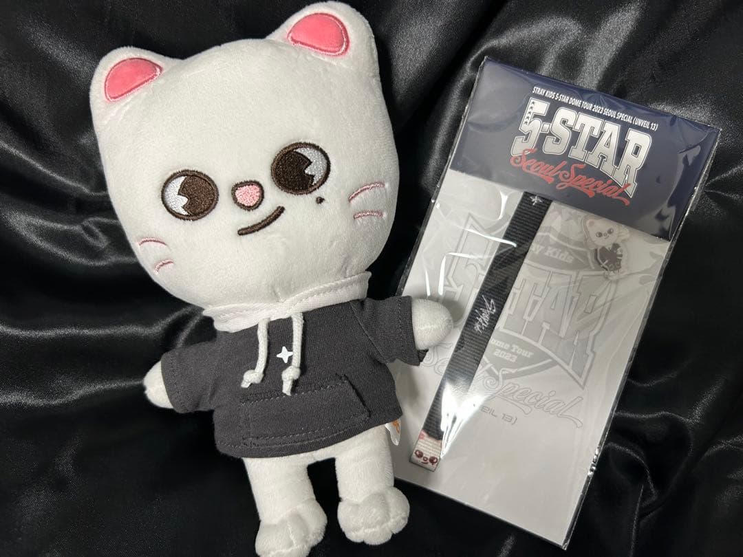 ヒョンジン アクリルスタンド、缶バッチなど 12点セットまとめ売り