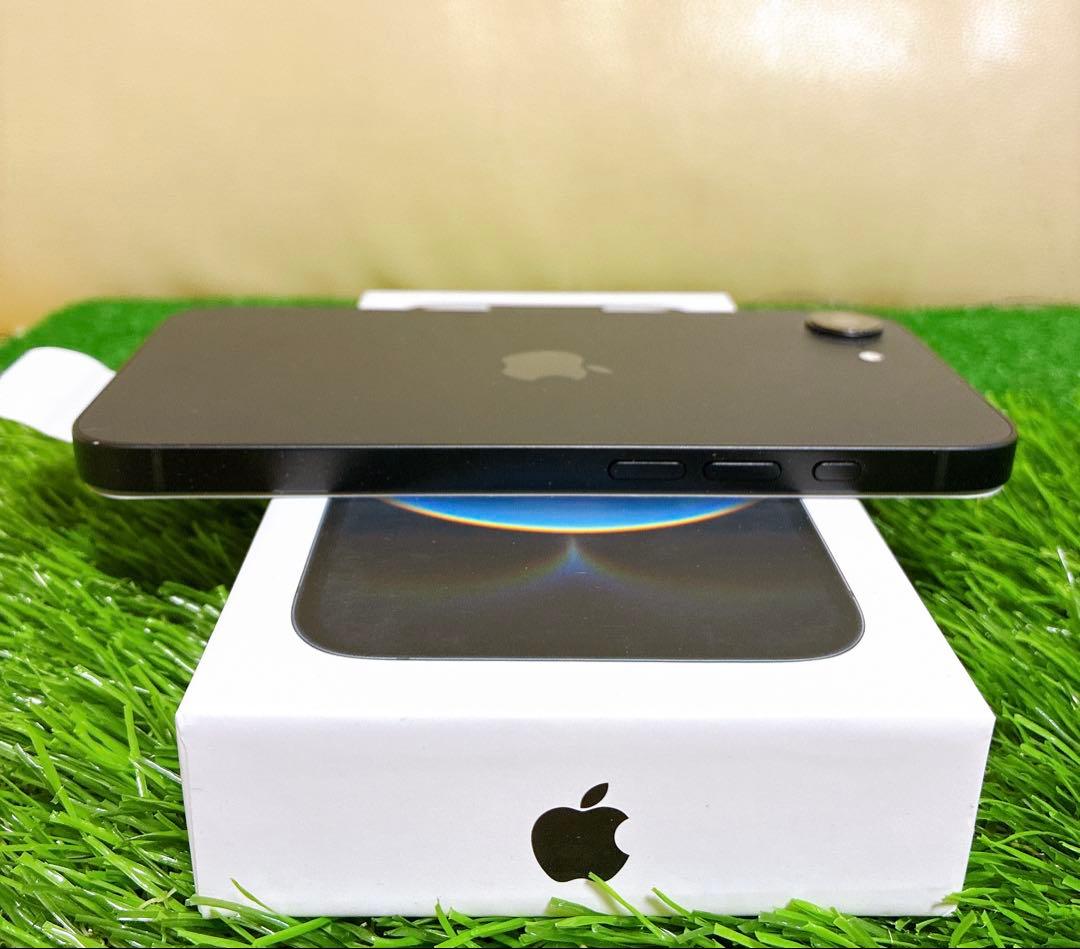 【11月まで保証あり 超美品】iPhone 16e ブラック 海外版