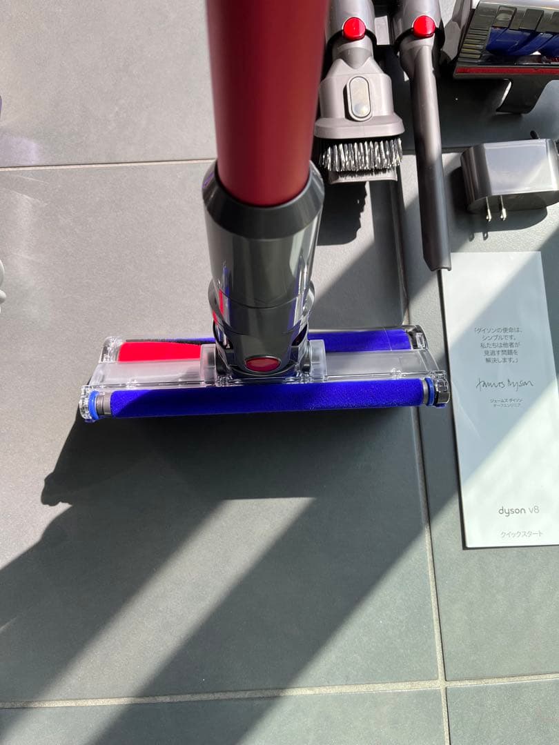 DYSON V8 コードレスクリーナー SV25 RD2