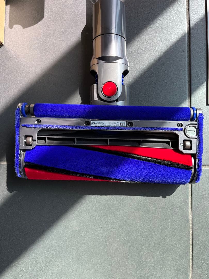 DYSON V8 コードレスクリーナー SV25 RD2