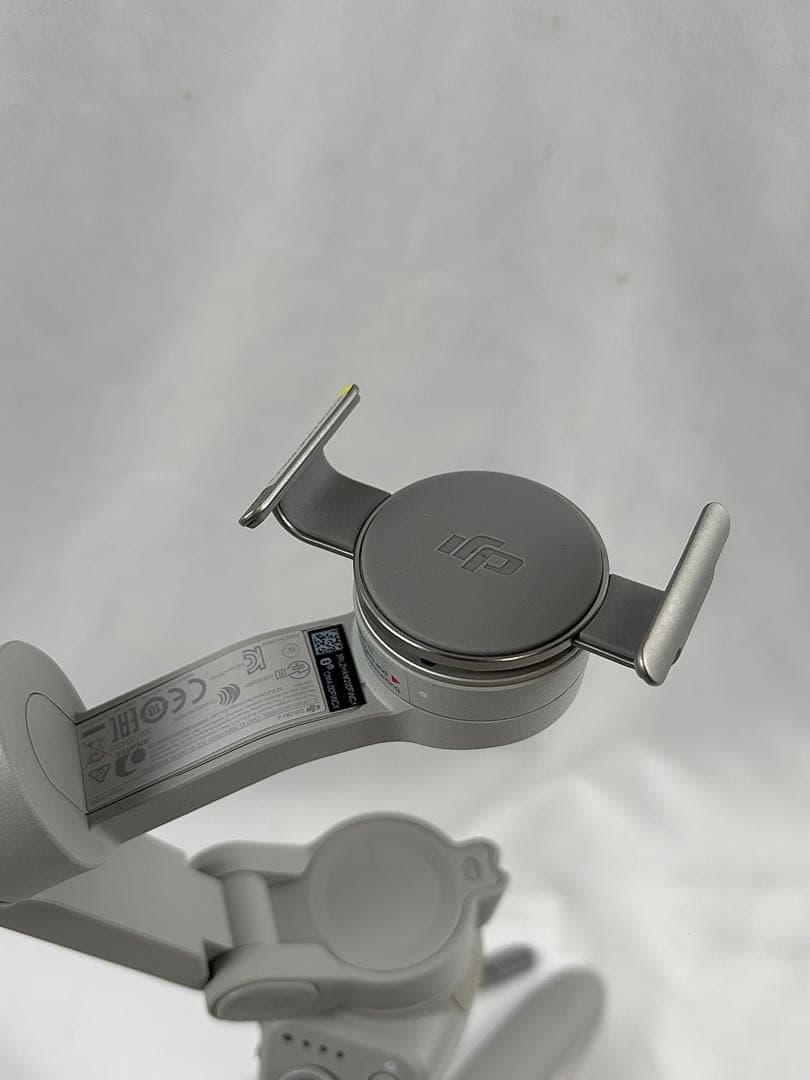 DJI Osmo Mobile 4 スマートフォン用スタビライザー ジンバル