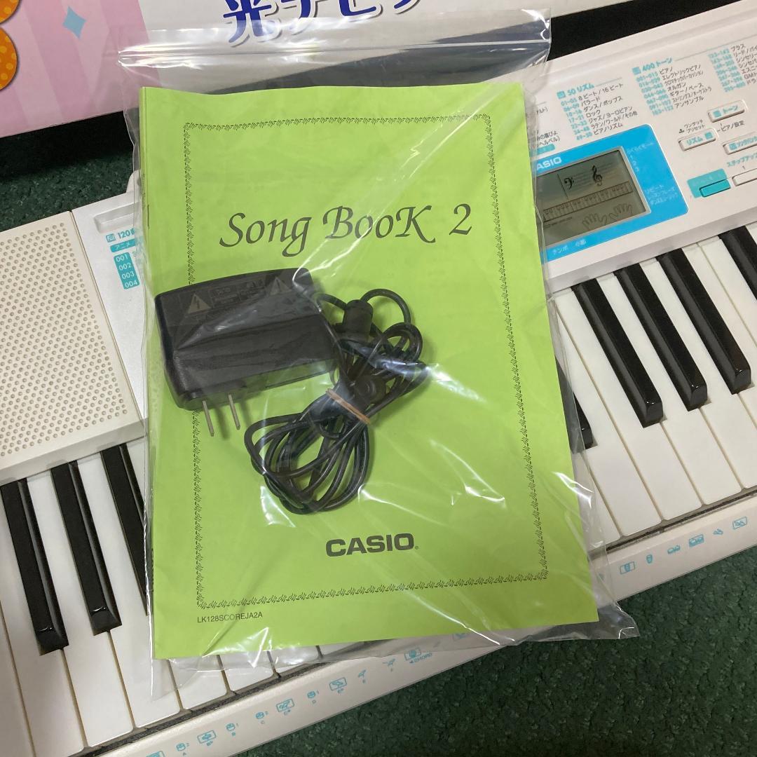 CASIO LK-128 ホワイト電子キーボード 電子オルガン