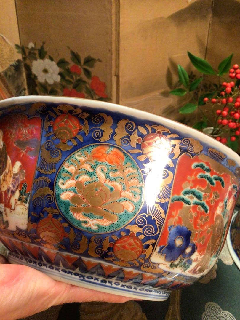 A897 大聖寺伊万里　波兎　竹林賢人　宝尽紋様　赤絵三鉢　『大明萬暦年製』