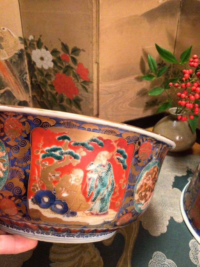 A897 大聖寺伊万里　波兎　竹林賢人　宝尽紋様　赤絵三鉢　『大明萬暦年製』