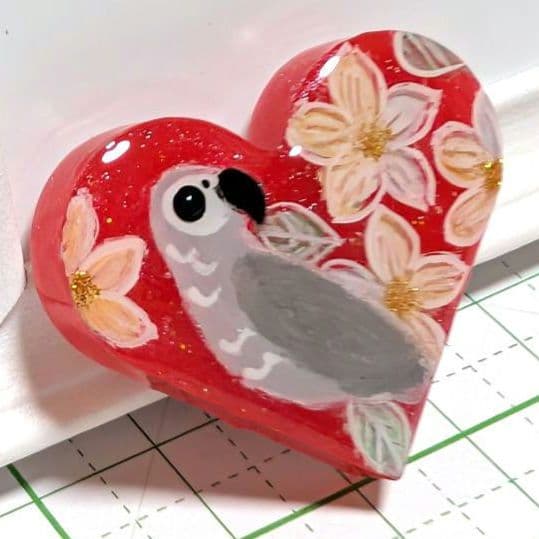 ヨウム　レジンヘアゴム　振り返り　ハート形